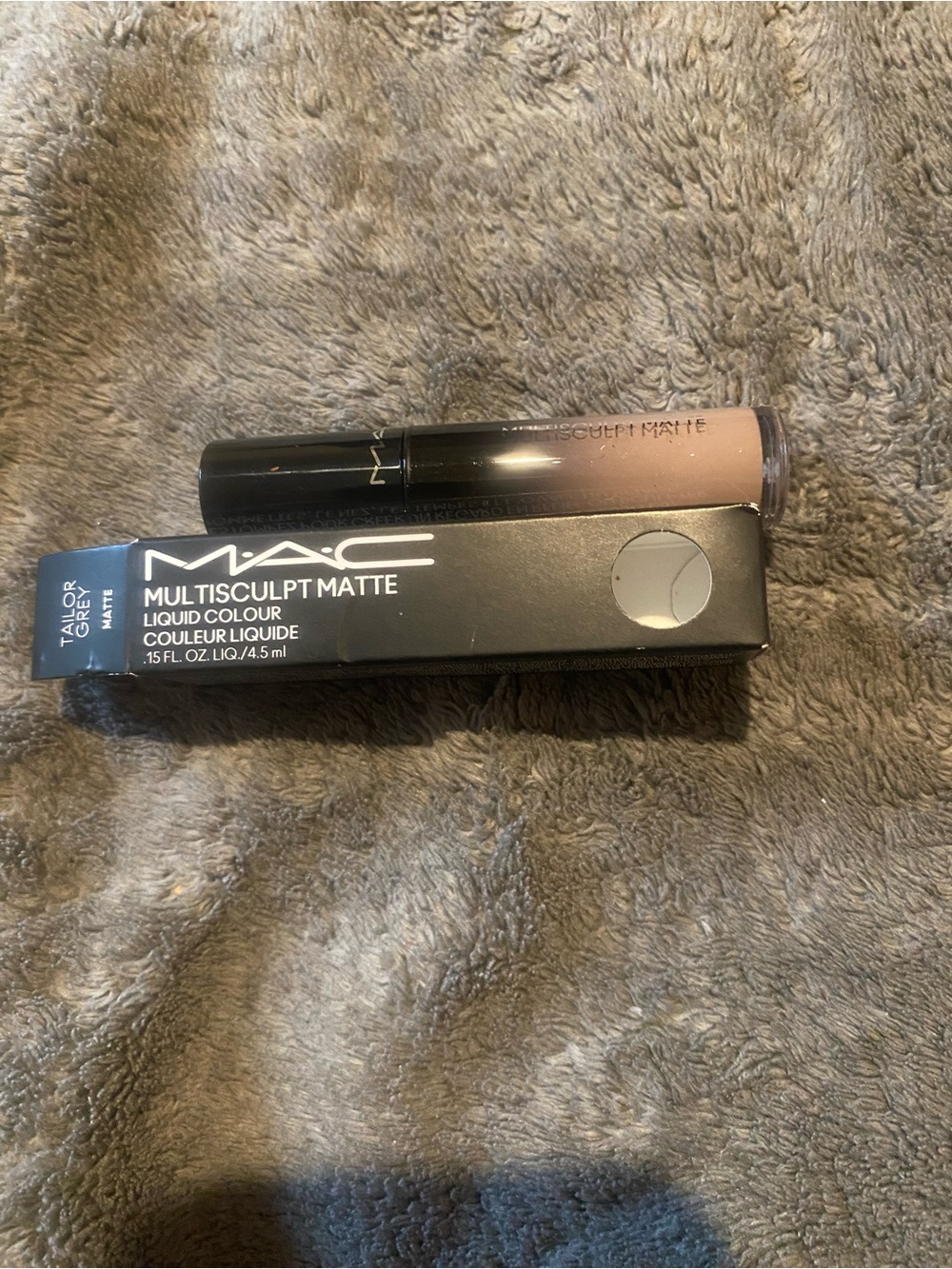 MAC Cosmetics Multisculpt Matte Liquid Colour — Tailor Grey Neutral Beige - Picture 2 of 3